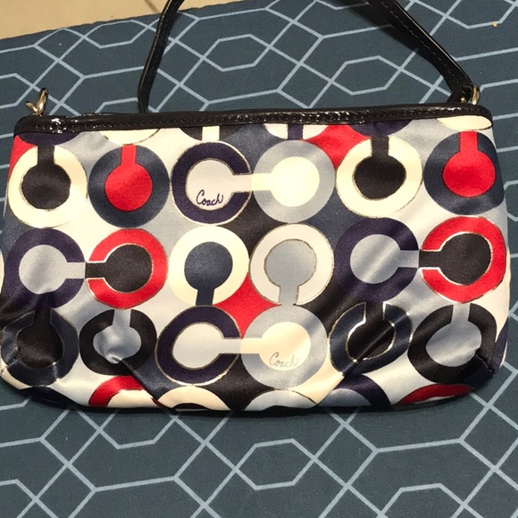 Coach multi color wristlet, satin inside and outside. Leather strap - Picture 2 of 5